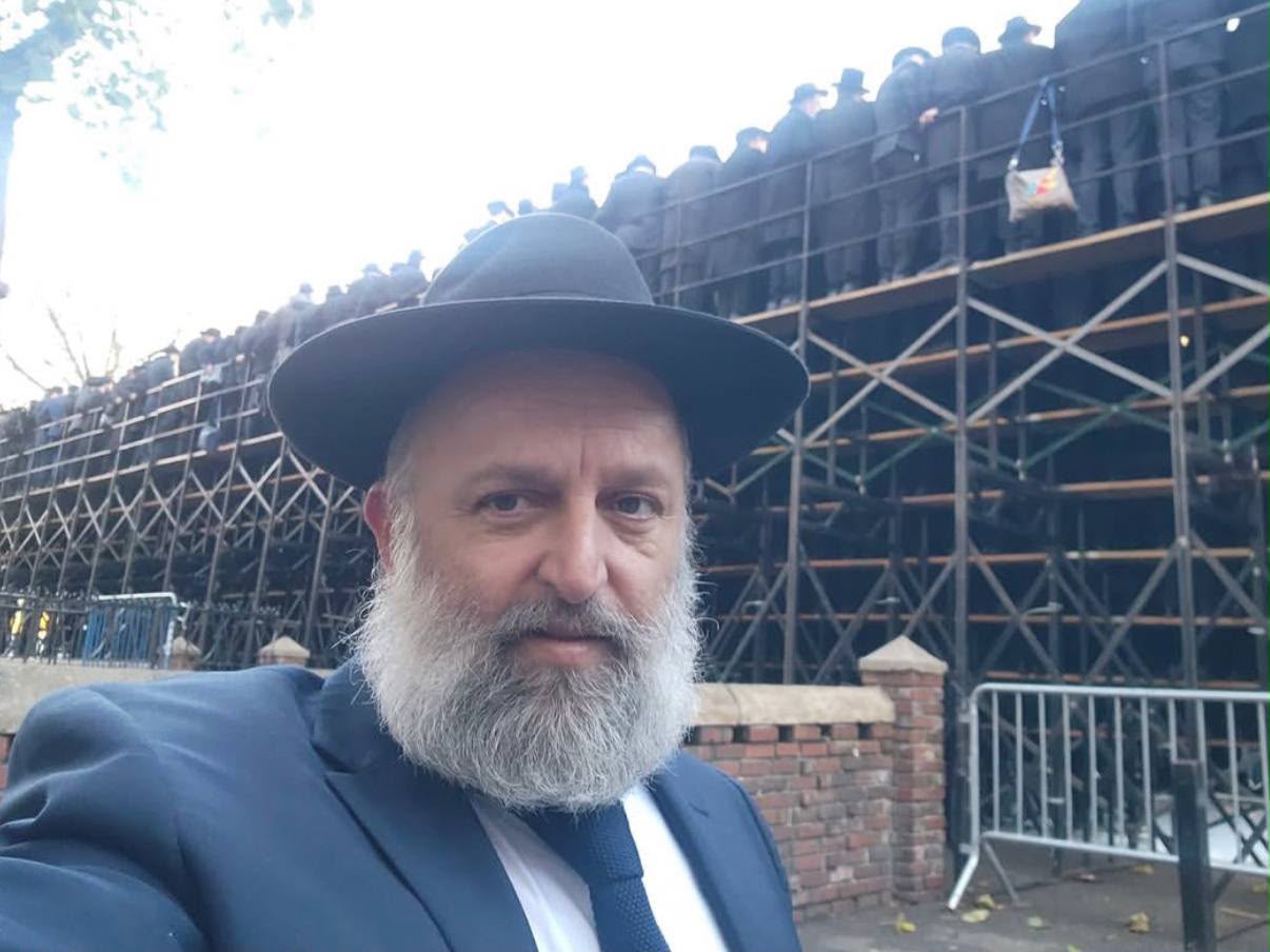 באדיבות המצלם