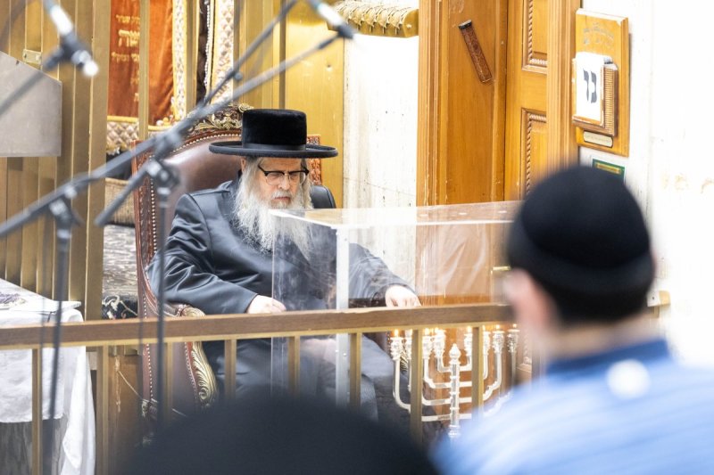 אושי וינגרטן ואייזיק י.