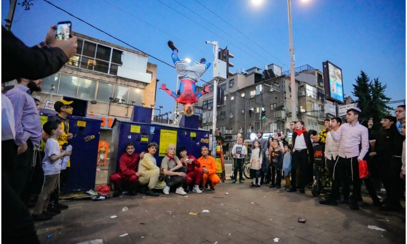 פורים בבני ברק בצל המלחמה: תיעוד ענק ומרהיב של השיכורים