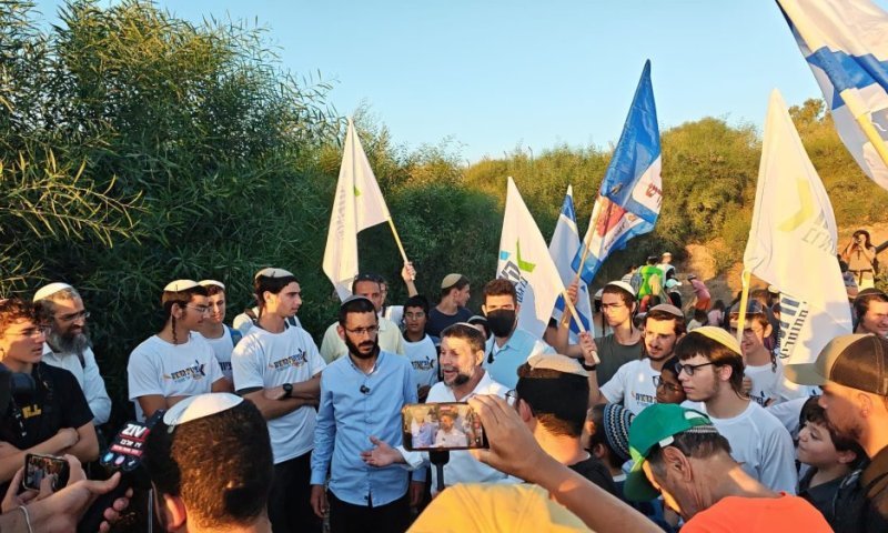 בדרך להתיישבות? אלפים צעדו לעבר גבול הרצועה 