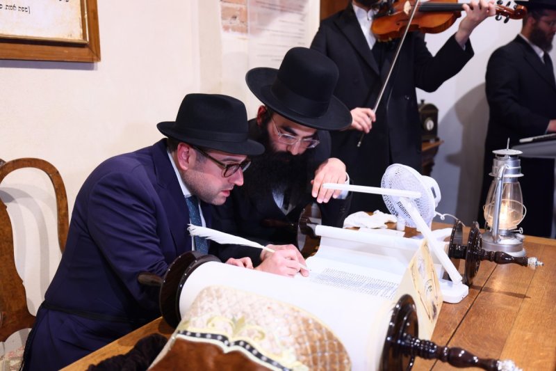 באדיבות המצלם