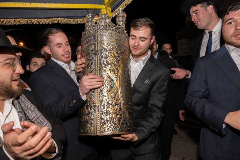 באדיבות המצלם