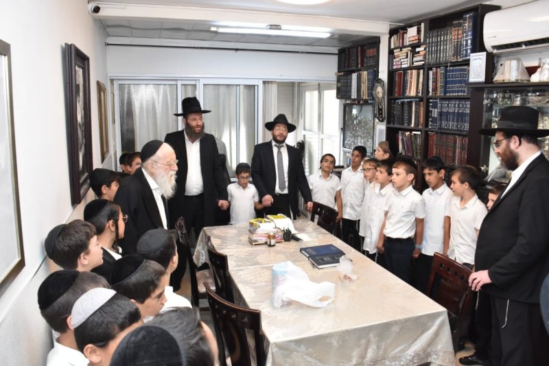 באדיבות המצלם