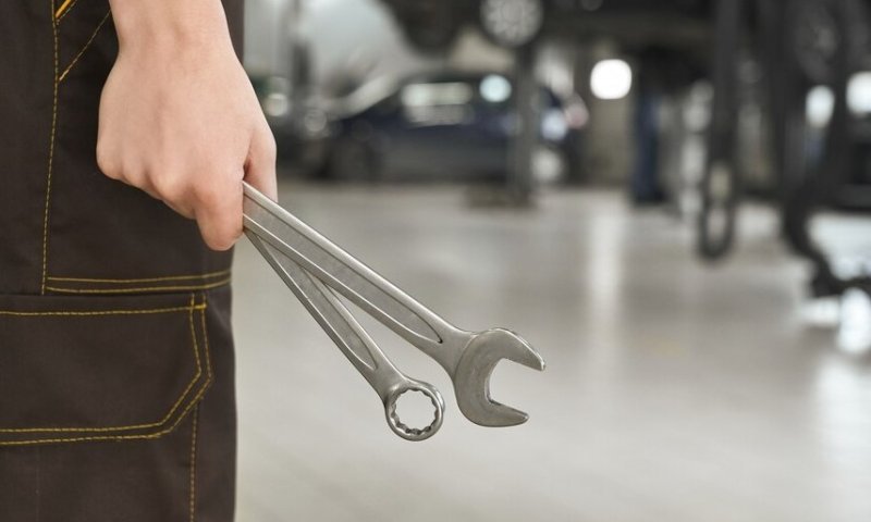 הונאת הענק במוסך ירושלמי: חיובים מנופחים, זיופים והלוואה על שם לקוח