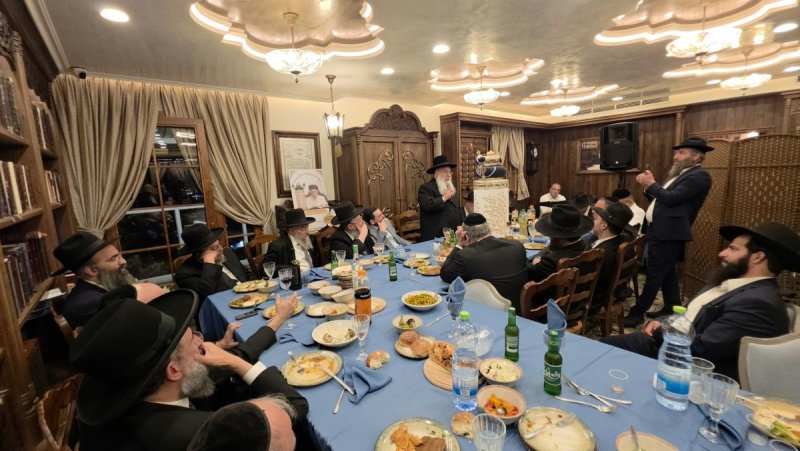 באדיבות המצלם