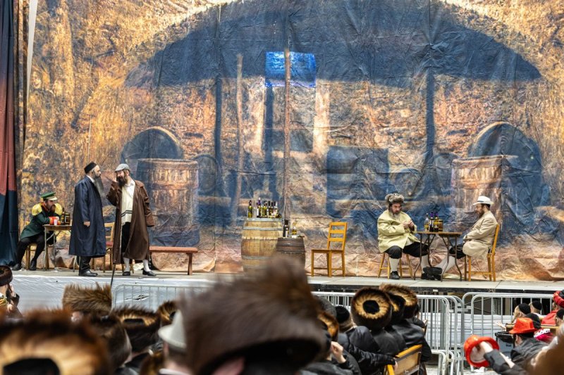 האחים לאנטשעווסקי, אברומי בלום, ואייזיק י.