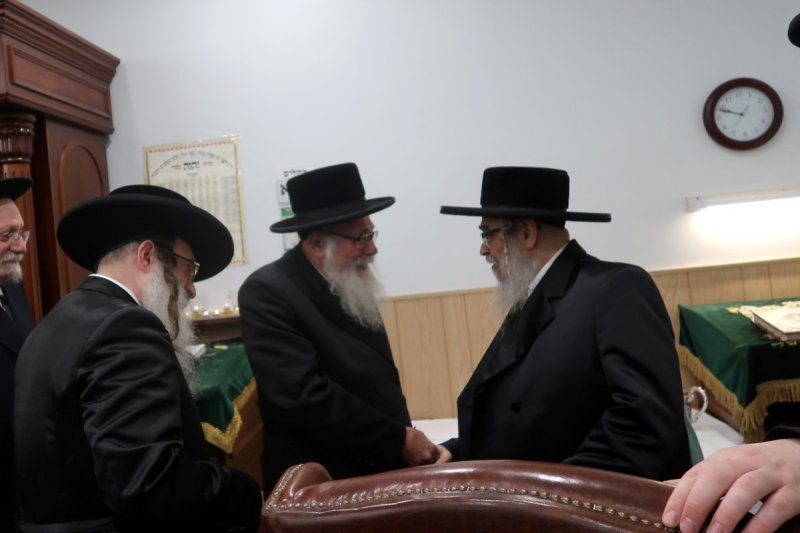באדיבות המצלם