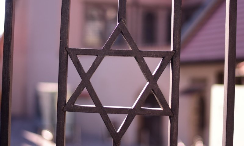 סטודנטים יהודים מקבלים איומי מוות ומכות ונשלחים "חזרה לאושוויץ"