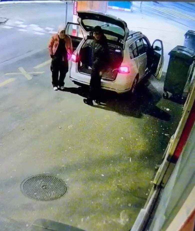 באדיבות המצלם