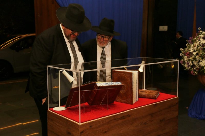באדיבות המצלם