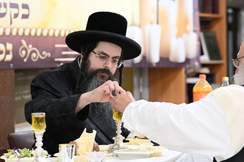 באדיבות המצלם