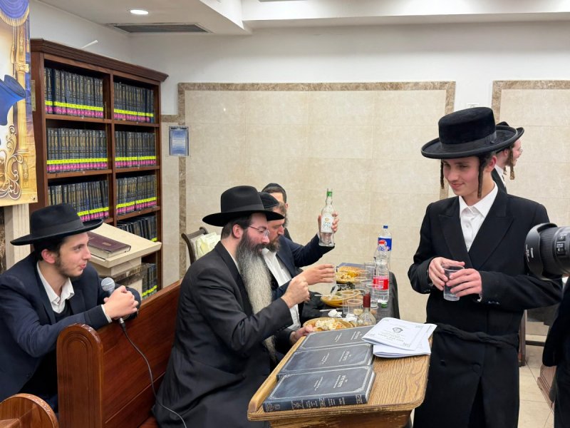 באדיבות המצלם