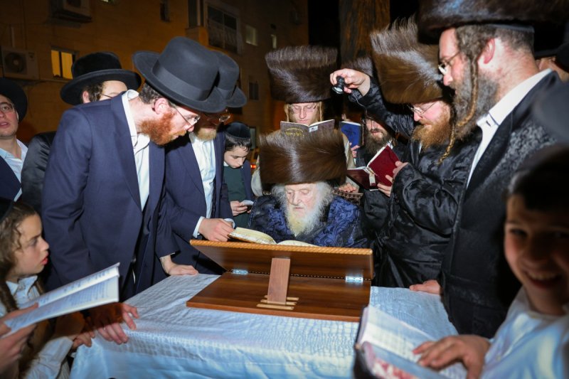 דניאל נפוסי