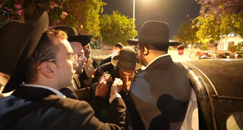 באדיבות המצלם
