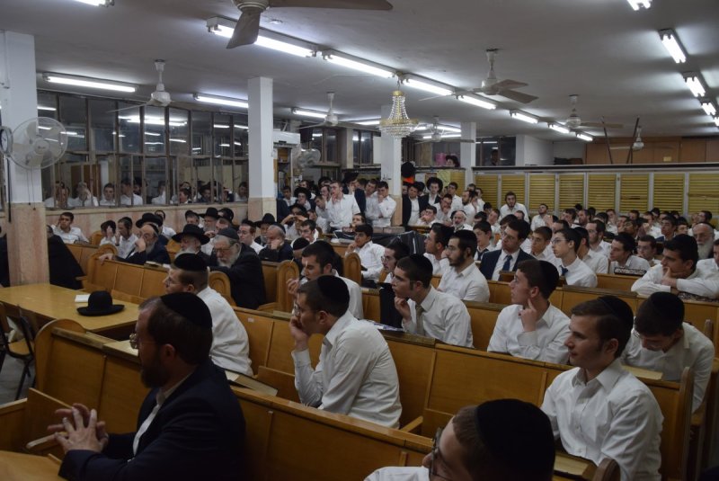 באדיבות המצלם