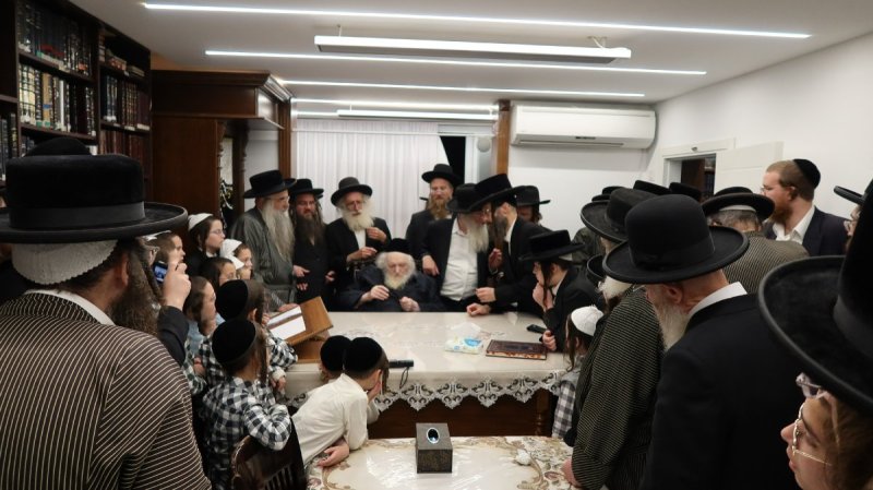 באדיבות המצלם