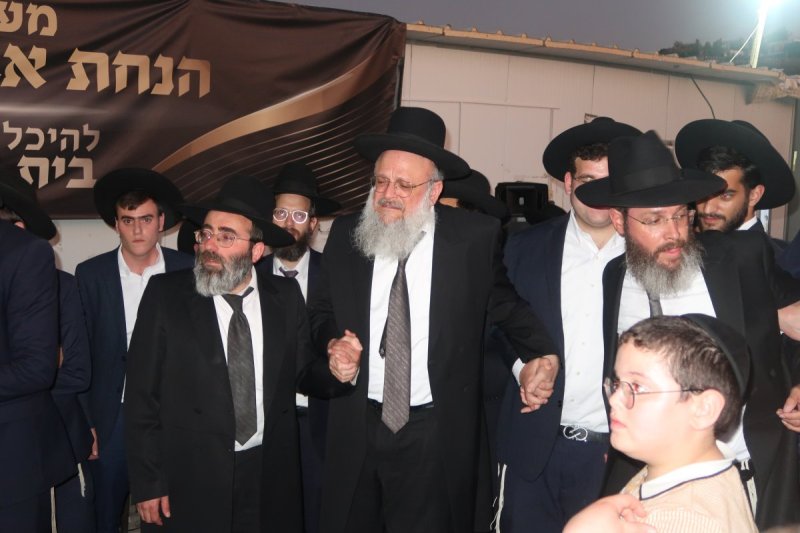 באדיבות המצלם