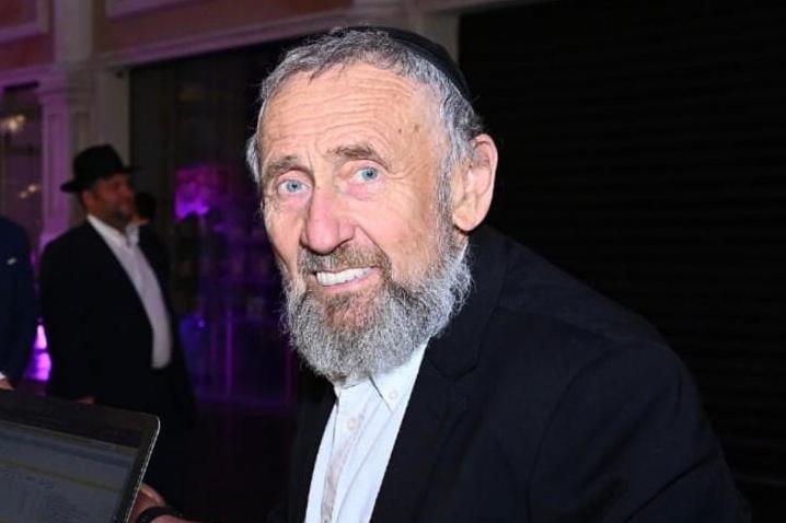 באדיבות המצלם