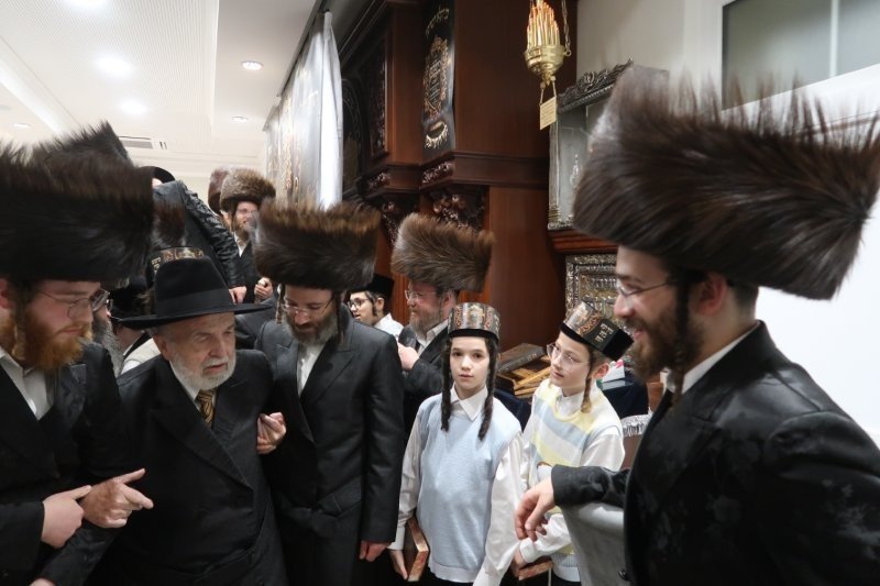 באדיבות המצלם