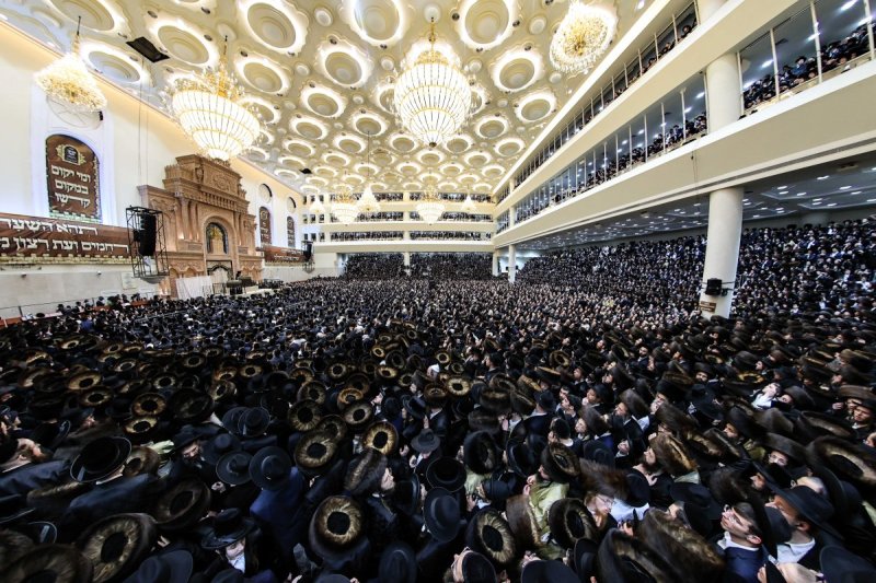 משה גולדשטיין, א. איזנבאך וארי קופרשטוק.