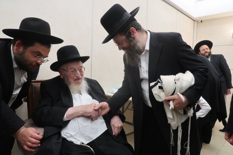 באדיבות המצלם