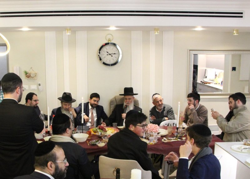 באדיבות המצלם