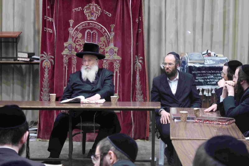 באדיבות המצלם