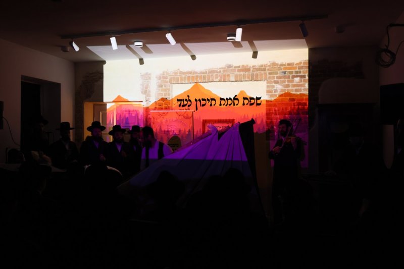 באדיבות המצלם