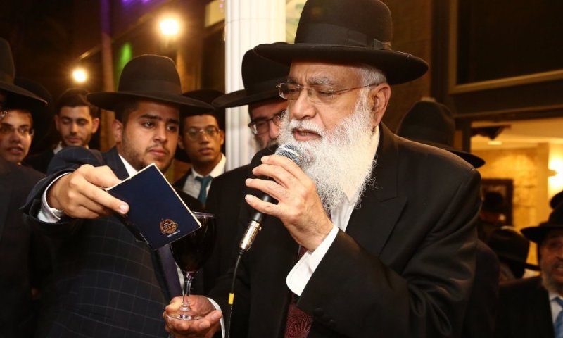 דאגה ברובע היהודי: הרב הספרדי במצב קשה לאחר שנפל בחזור מהתפילה