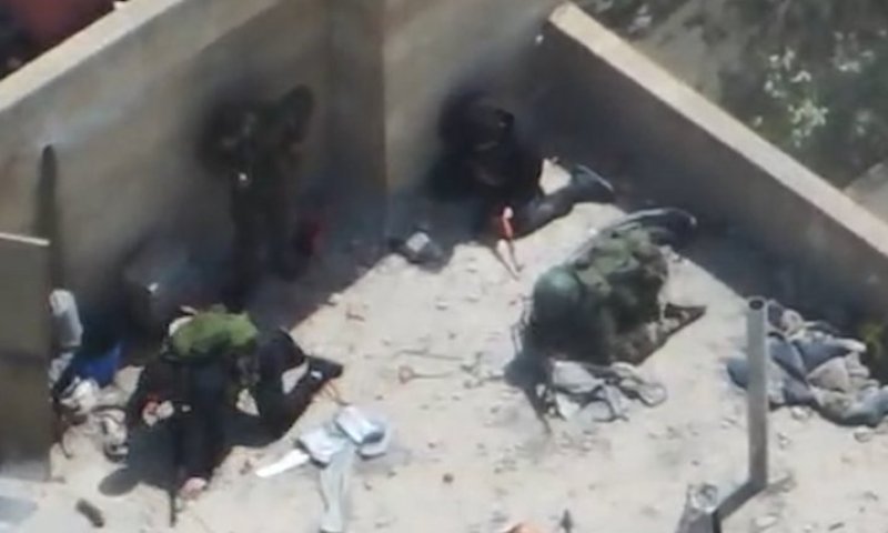 לוחמי צנחנים חיסלו מחבלי חיזבאללה על גג מבנה - הירי לעבר הצפון נמשך