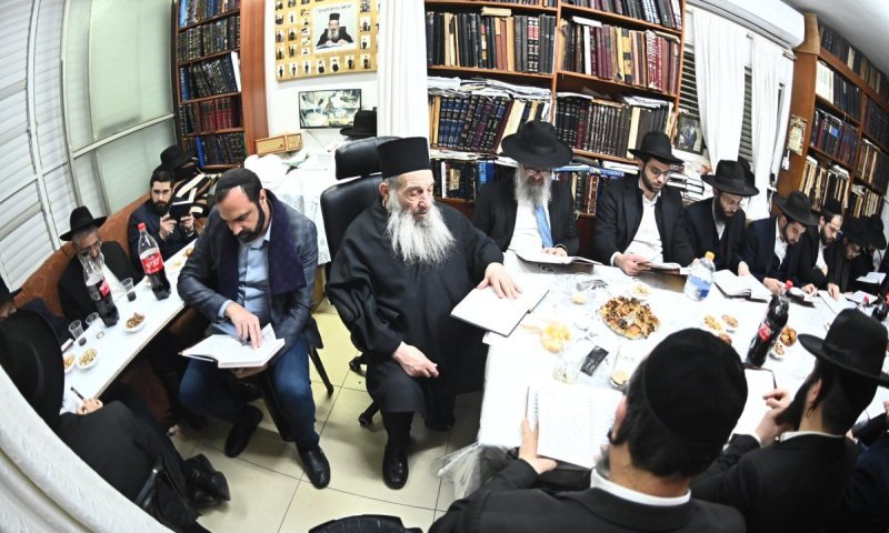 בקודש פנימה: חכם ניסים בן שמעון ערך סדר לימוד במעונו לזכרו של אביו