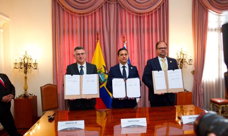 לראשונה מזה 44 שנים: שר ישראלי באקוודור - נחתמו מזכרי הבנות