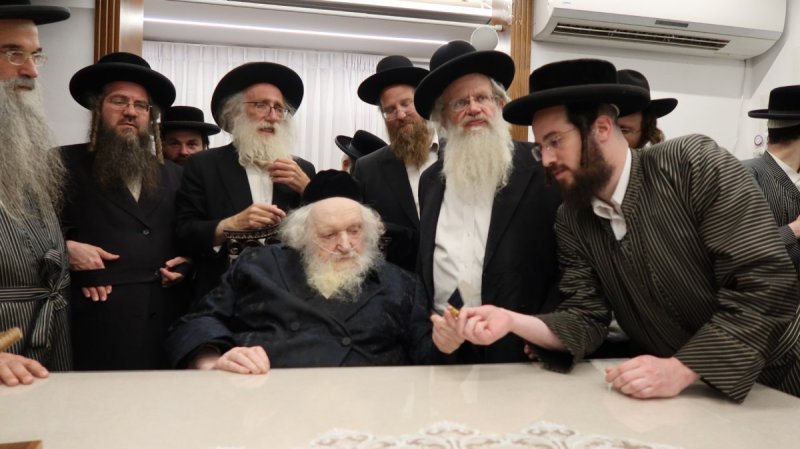 באדיבות המצלם