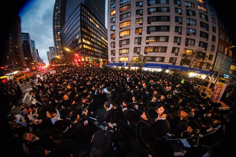 האחים לאנטשעווסקי, אברומי בלום, ד. ה. כרם, אייזיק. י, Clear shot