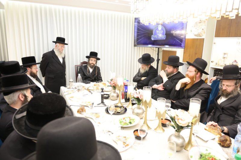 באדיבות המצלם