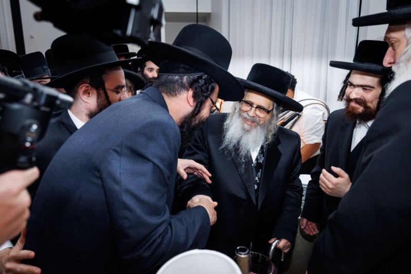 באדיבות המצלם