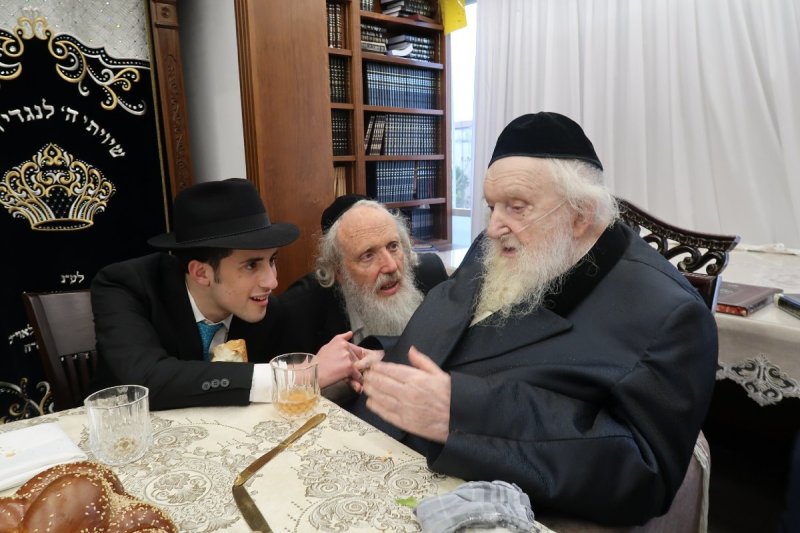 באדיבות המצלם