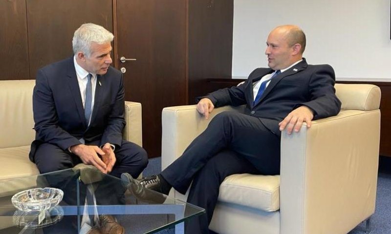 בנט ולפיד מתאחדים לרשימה משותפת בראשות נפתלי בנט