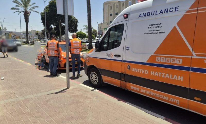 עגלה ובה תינוקת נפגעה מרכב בקריית גת; מצבה בינוני