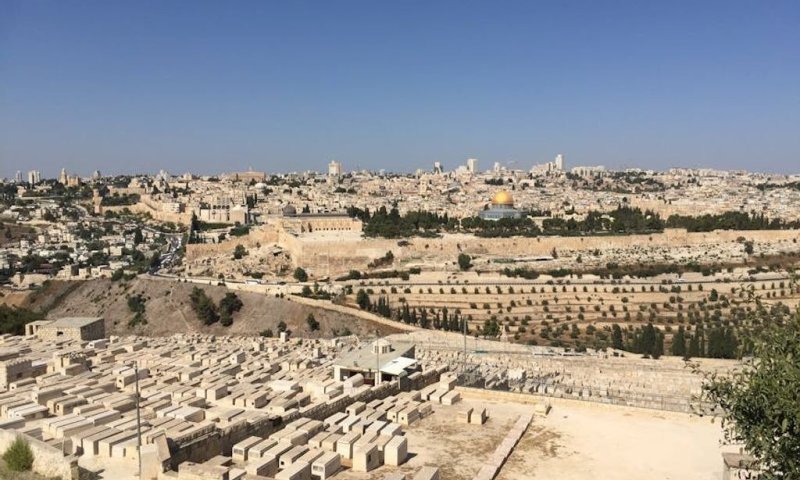 בין אבן ירושלמית למגדלי פאר: המהפכה השקטה שמשנה את הרגלי המגורים בבירה לקראת 2026