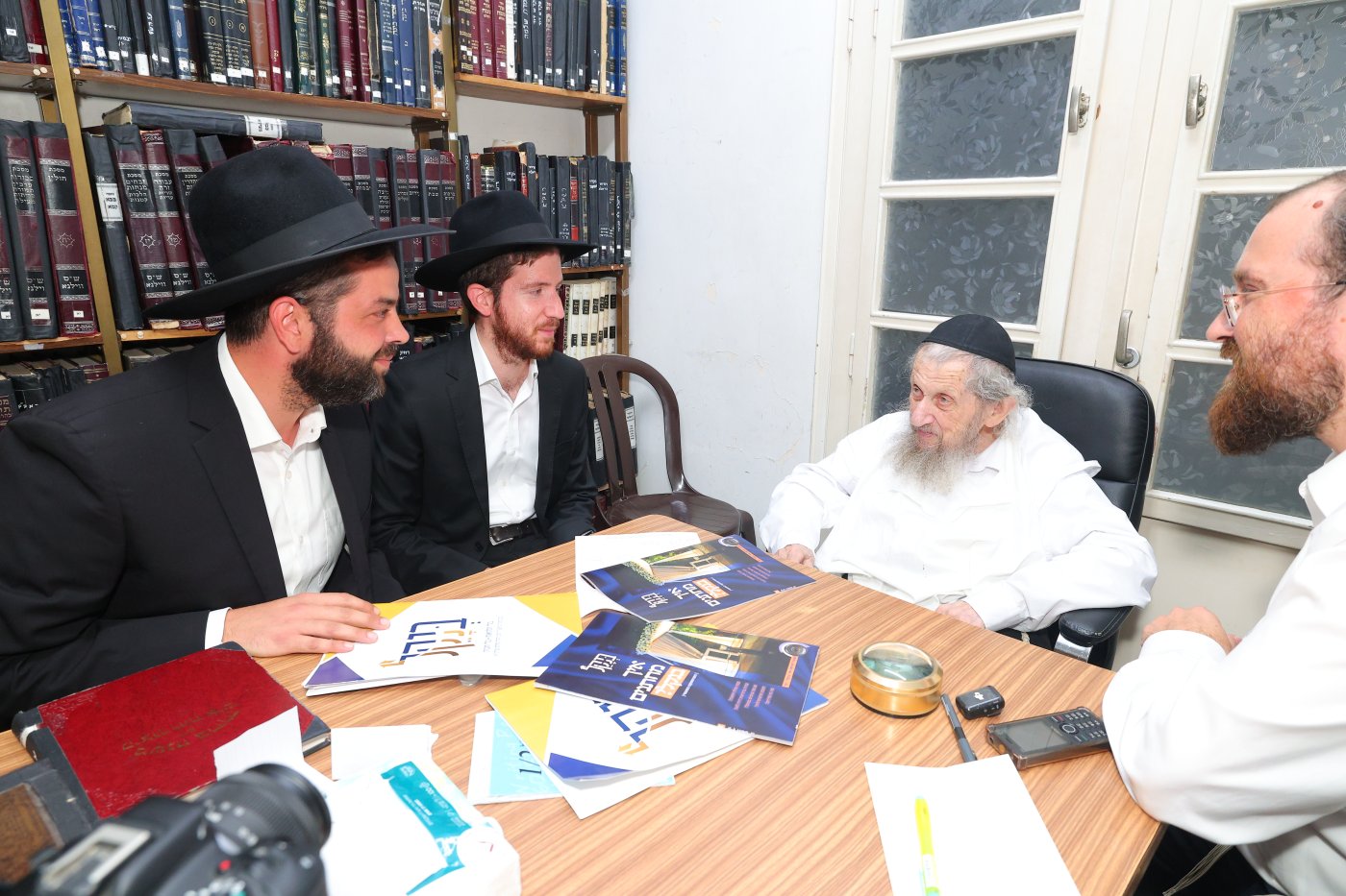 באדיבות המצלם