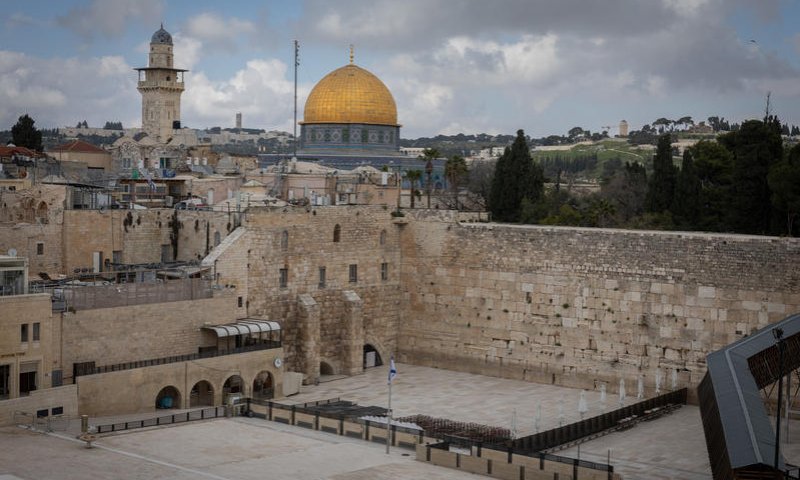 עתירה לבג״ץ: לאפשר תפילות המוניות בכותל גם בזמן מלחמה
