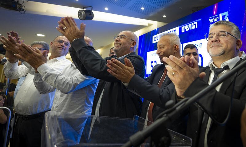 הפרשן עורר סערה: "אי אפשר לשיר בילאדי בילאדי ולשבת בממשלה"