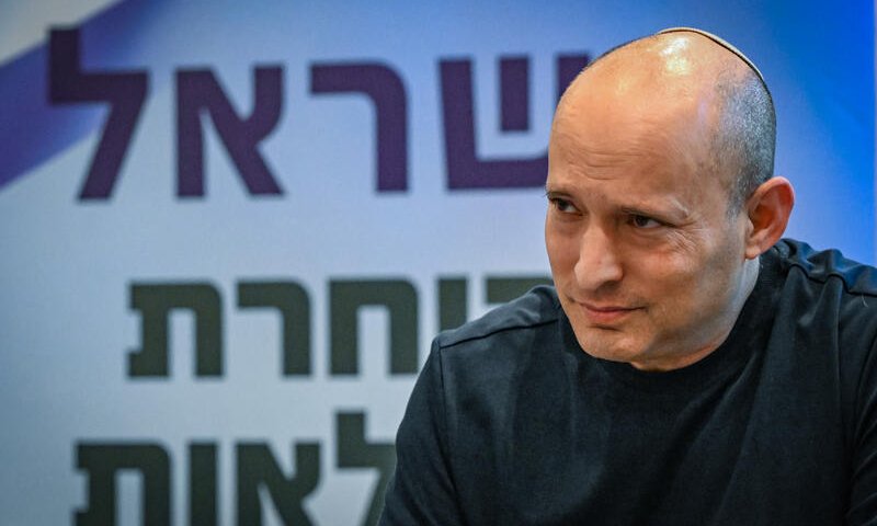 "לא שאלתי על החרדים": בנט נשאל למה לא יתאחד מאחורי איזנקוט - ועבר לדבר על גיוס