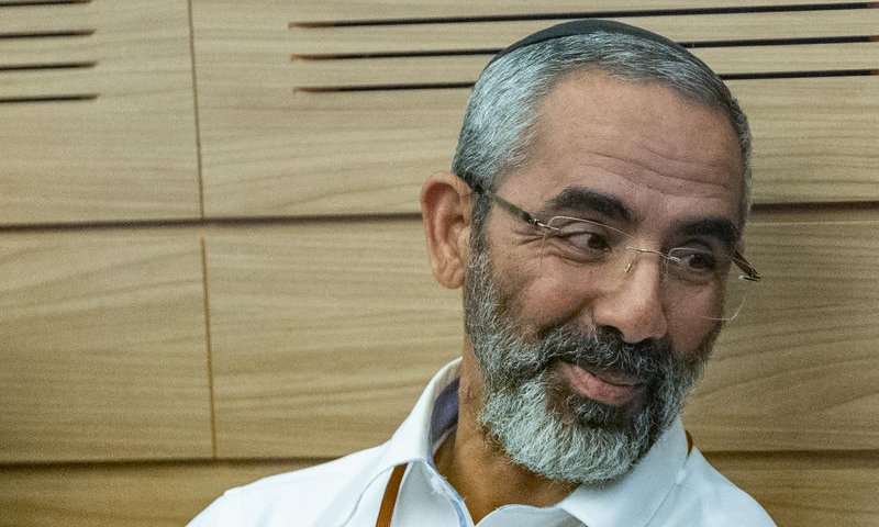 בעשרות אלפי שקלים: גולן שוכרת את העבריין רפי קדושים ליועץ פוליטי