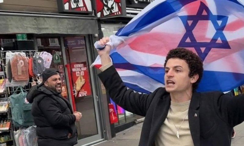 שר הפנים האוסטרלי ביטל ויזה למשפיען יהודי מעורר מחלוקת