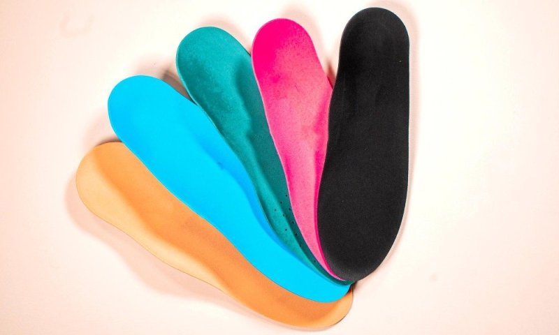 מכון אורתופדי מקצועי: למה מדרסים בהתאמה אישית עדיפים על מוצר מדף