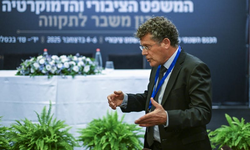 השופטים השמרנים הפכו את פסק דינו של יצחק עמית בנושא נציב שירות המדינה