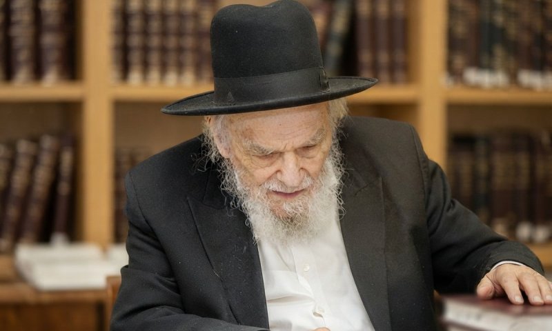תהיה שנה טובה? רבים כבר הבטיחו לעצמם את תפילתם האישית של גדולי  מאורי הדור בימי הרחמים לשנה של בשורות טובות וגזר דין לחיים 