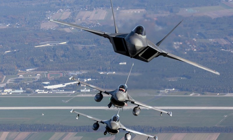 טייסת מטוסי F-22 המסתורית נחתה בישראל - כל מה שמותר לספר